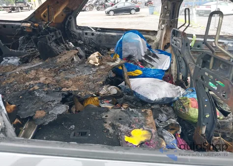 2022 Ford Explorer Xlt z USA, uszkodzony, nr VIN 1FMSK8DH2NGA82583